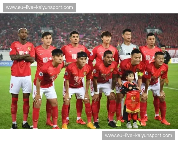 冰火交融,南粤风云:新疆与广州恒大的足球史诗